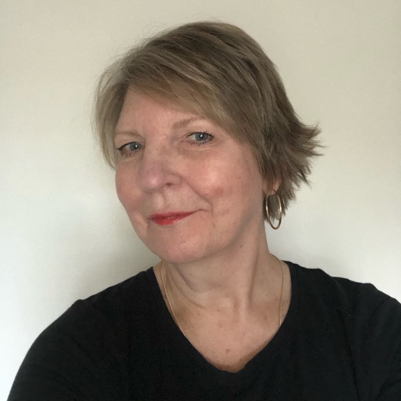 Meet your Posher, Lydia - Picture 1 of 1